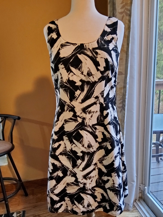 Michael Tyler Dresses & Skirts - Michael Tyler International Sleeveless Black and White Abstract Print Dress